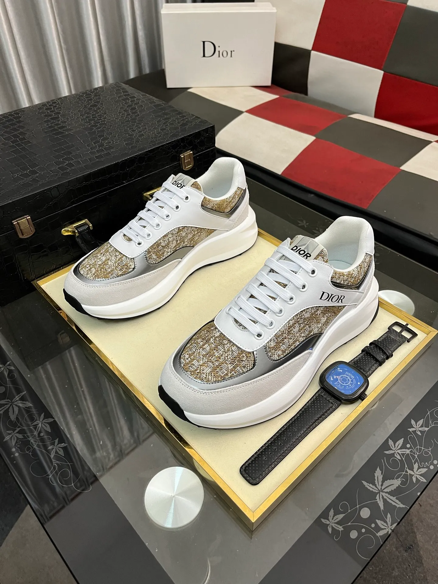 Men's men's shoes💰440⌚️⌚️[Dior] 25ss new product B01 moral training shoes. The toe dimensions of the couple's style are a bit wider. The upper foot comfort is perfect. The threads are beautiful. Perfectly suitable for trousers. Decorated with various classic details. Ideal for daily looks. Can be matched with various casual items to create exquisite looks. Fabric: top layer cowhide/lining sheepskin TPU original outsole Code number: 38-444️⃣Colors available